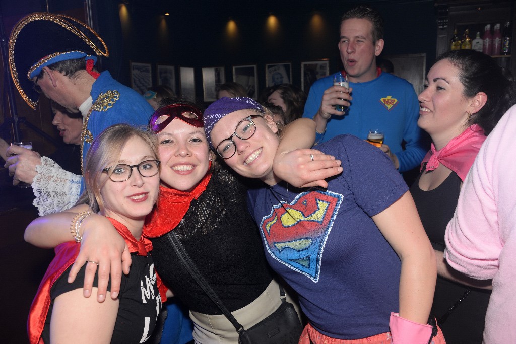 ../Images/Held op sokken feest 176.jpg